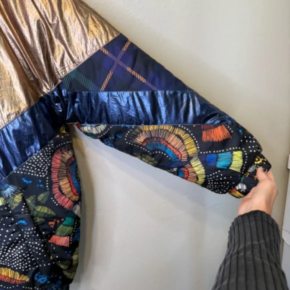 Farm Rio NWT Borogodo Reversible Metallic Quilted Patchwork Puffer Coat Jacket - Picture 11 of 17